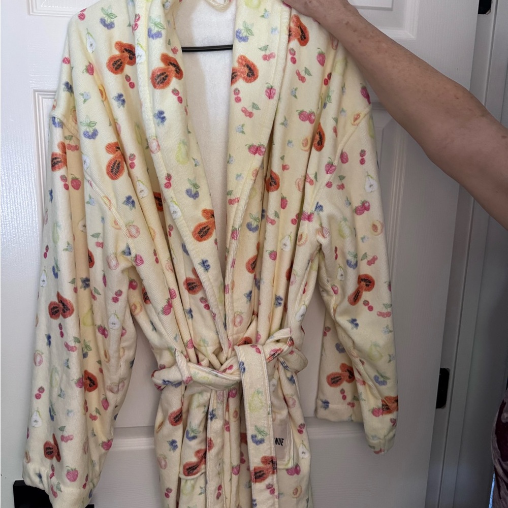 Djerf Avenue Cream Floral Women's Robe